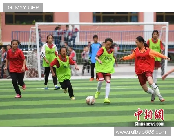 意大利少年凭借天赋与努力迅速崛起成为足球界新星 意大利少年凭借天赋与努力迅速崛起成为足球界新星