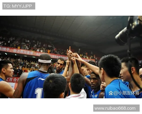 凯尔特人勇士巅峰对决激战正酣球迷热情高涨赛事精彩纷呈